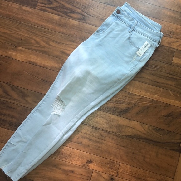 Old Navy Denim - Old Navy Rockstar Light Wash Petite Jeans Size16